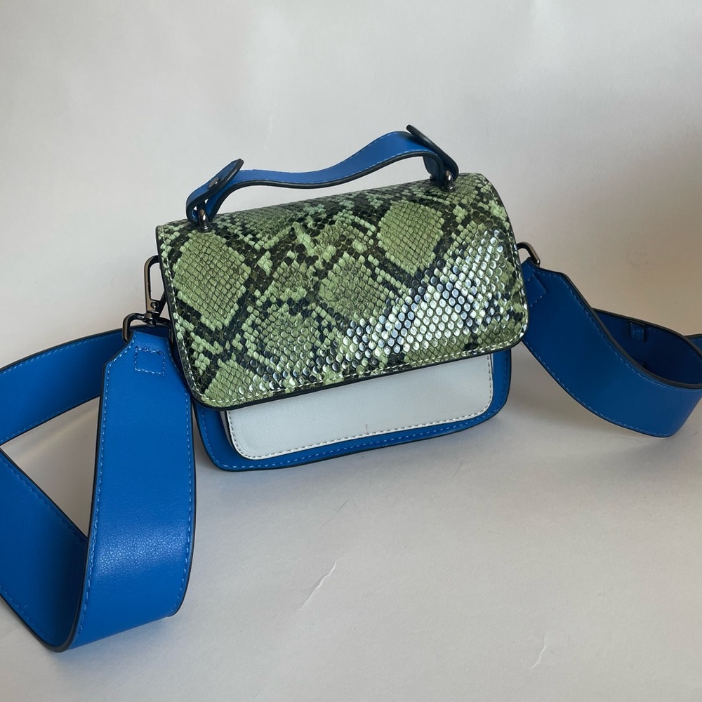 Snake skin hand bag